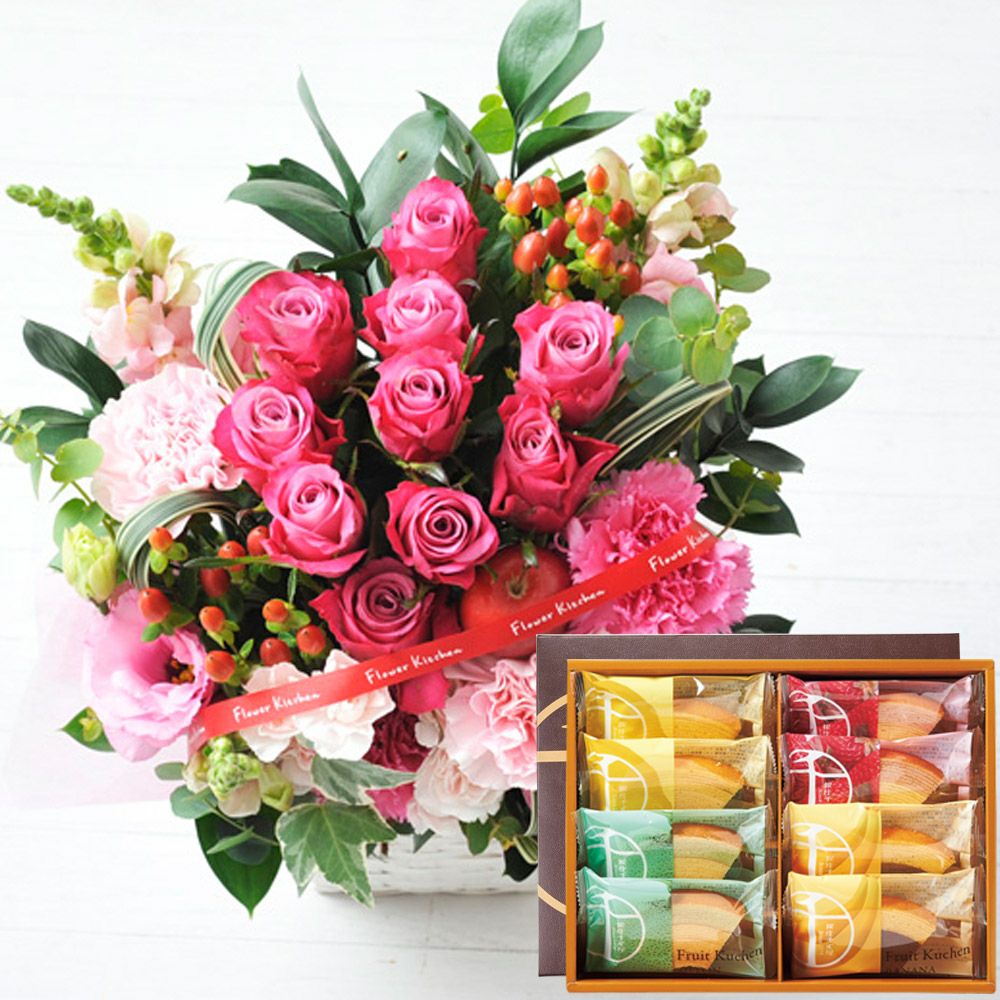 10本バラアレンジメントと「銀座千疋屋」銀座フルーツクーヘン